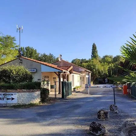 Mobil-home Cosy 4 Pers Avec Terrasse - Api-1-52-750 Sireuil (Charente)