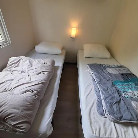 Mobil-home Cosy 4 Pers Avec Terrasse - Api-1-52-750 * Sireuil